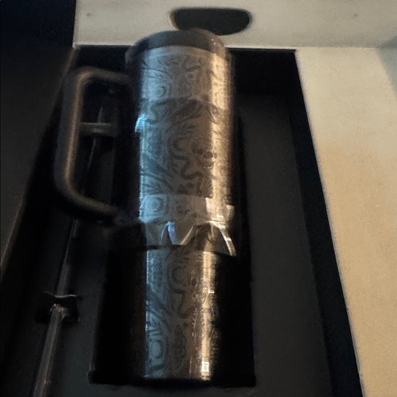 THE HALLOWEEN QUENCHER ® H2.0 FLOWSTATE™ TUMBLER | 40 OZ Deadly Damask - Picture 7 of 8